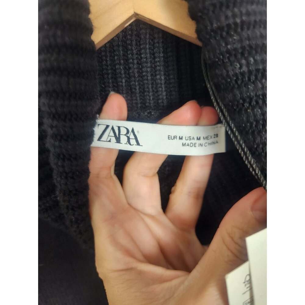 Zara Women's Sz. M Black Knit Crop Long Sleeve Turtle Neck Sweater NWT - Picture 2 of 6